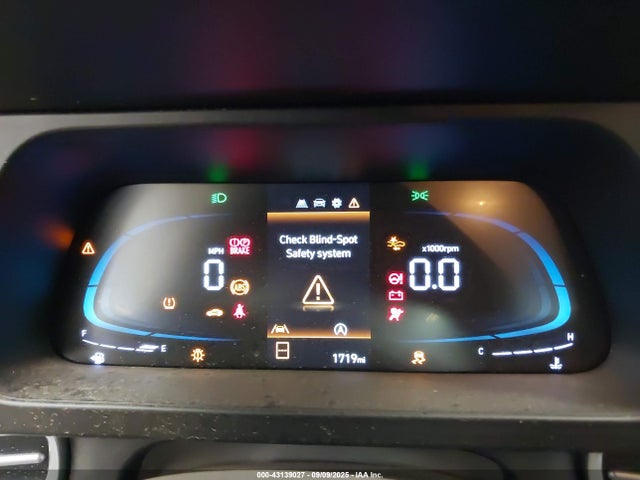 KMHLL4DG6SU054025 Hyundai ELANTRA SE