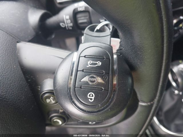 2017 MINI CLUBMAN WMWLU1C37H2F28700 Photo 10