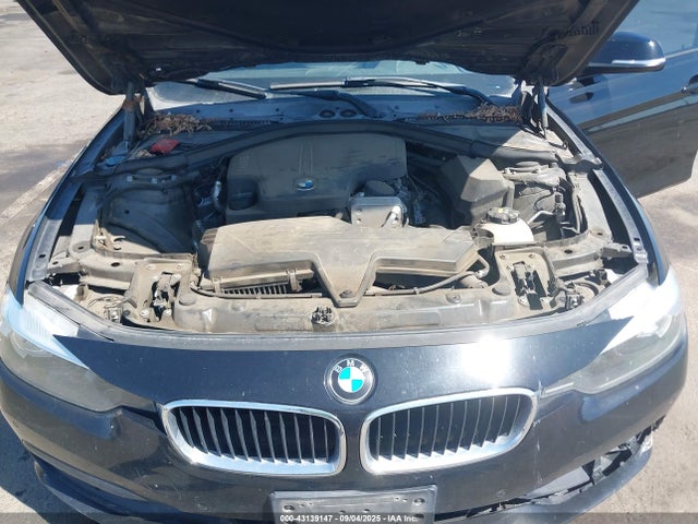 BMW 320i 2016 WBA8E1G53GNU12192 Image 10