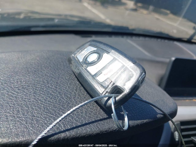 BMW 320i 2016 WBA8E1G53GNU12192 Image 11