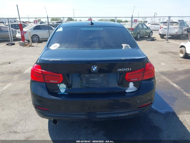 BMW 320i 2016 WBA8E1G53GNU12192 Image 16