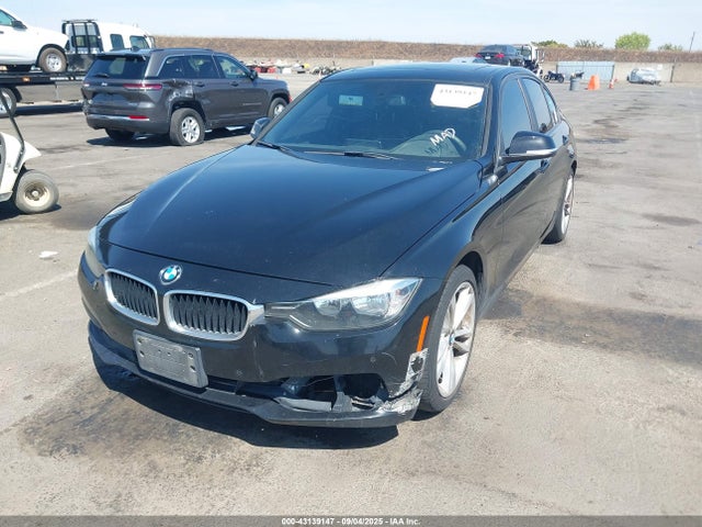 BMW 320i 2016 WBA8E1G53GNU12192 Image 2