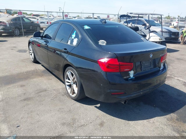 BMW 320i 2016 WBA8E1G53GNU12192 Image 3