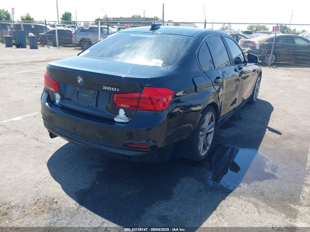 BMW 320i 2016 WBA8E1G53GNU12192 Image 4