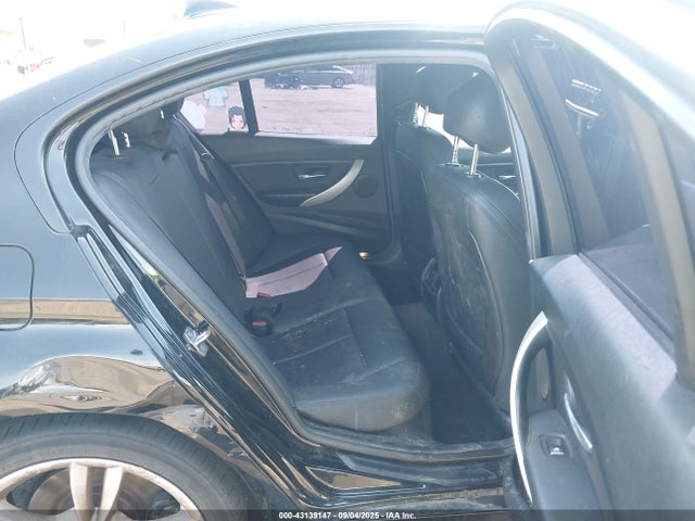 BMW 320i 2016 WBA8E1G53GNU12192 Image 8