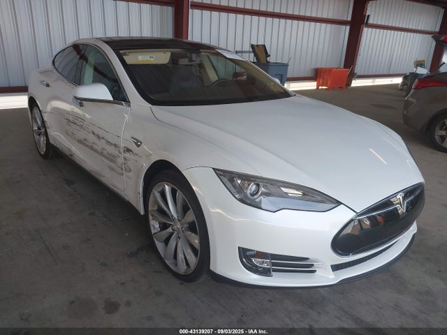 2013 TESLA MODEL S 5YJSA1DN1DFP20688 Photo 0