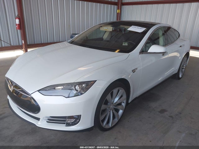 2013 TESLA MODEL S 5YJSA1DN1DFP20688 Photo 1