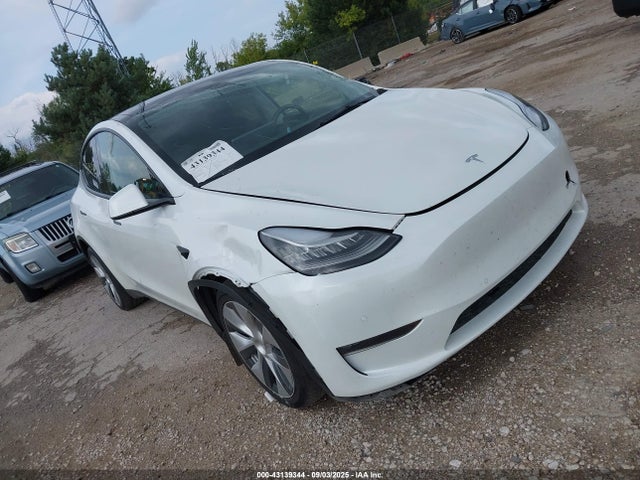 2022 TESLA MODEL Y 7SAYGDEE8NF441090 Photo 0