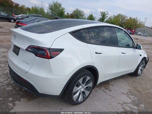 2022 TESLA MODEL Y 7SAYGDEE8NF441090 Photo 3