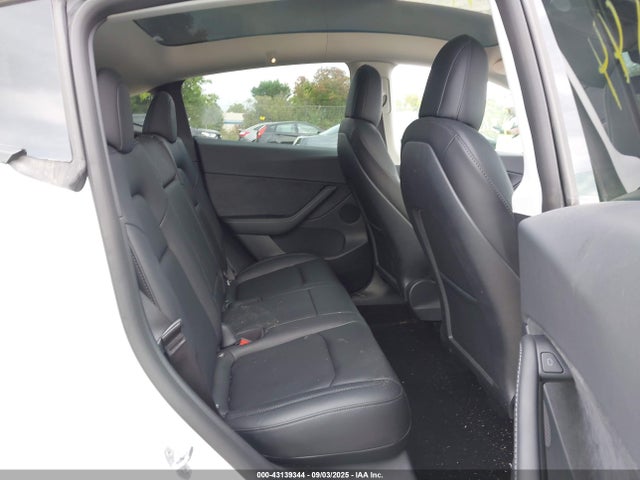 2022 TESLA MODEL Y 7SAYGDEE8NF441090 Photo 7