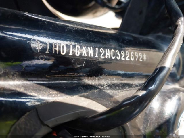 2017 HARLEY-DAVIDSON FXDB 1HD1GXM12HC322692 Photo 9