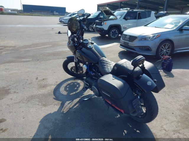 2017 HARLEY-DAVIDSON FXDB 1HD1GXM12HC322692 Photo 2