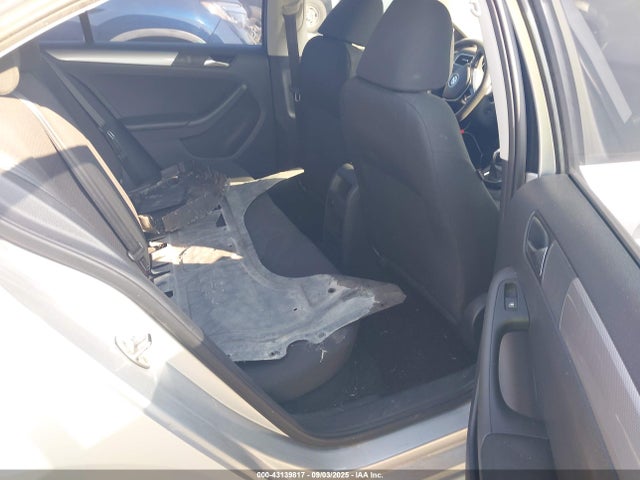 3VWD17AJ1FM294297 Volkswagen 1.8t