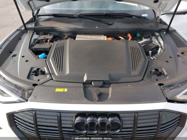 2022 AUDI E-TRON WA1AAAGE9NB042469 Photo 9
