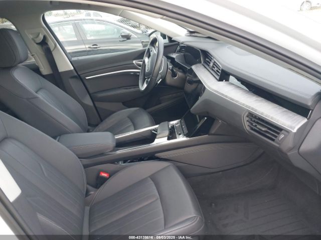 2022 AUDI E-TRON WA1AAAGE9NB042469 Photo 4