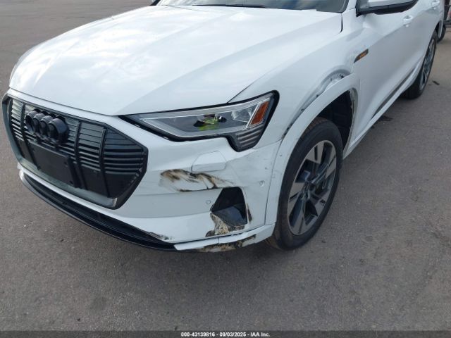 2022 AUDI E-TRON WA1AAAGE9NB042469 Photo 5