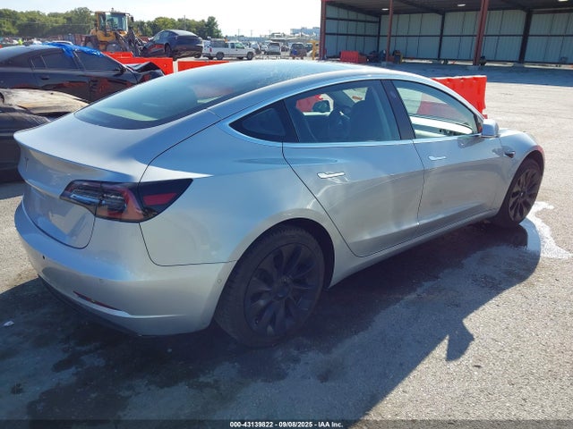 2018 TESLA MODEL 3 5YJ3E1EA4JF076538 Photo 3