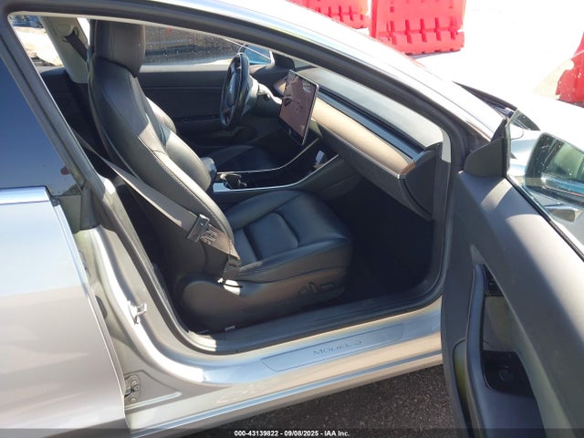 2018 TESLA MODEL 3 5YJ3E1EA4JF076538 Photo 4