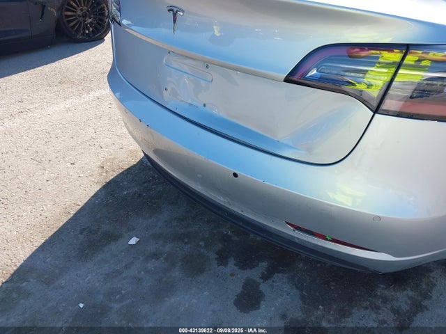 2018 TESLA MODEL 3 5YJ3E1EA4JF076538 Photo 5