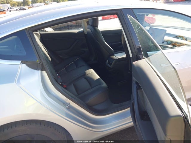 2018 TESLA MODEL 3 5YJ3E1EA4JF076538 Photo 7