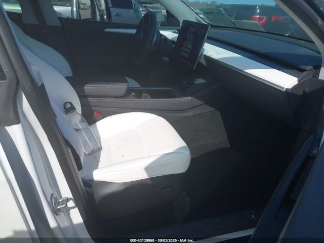 2023 TESLA MODEL Y 7SAYGDEE7PA135935 Photo 4