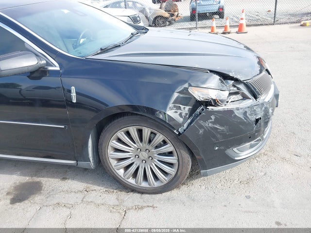 1LNHL9DK5EG602106 Lincoln MKS