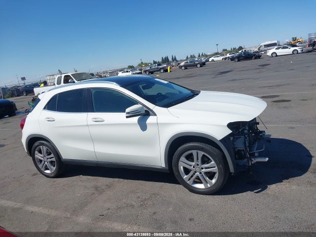 Mercedes-Benz 2015 2015 WDCTG4GB0FJ178656 Image 14