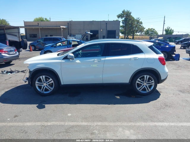 Mercedes-Benz 2015 2015 WDCTG4GB0FJ178656 Image 15