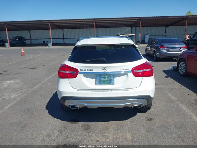 Mercedes-Benz 2015 2015 WDCTG4GB0FJ178656 Image 17