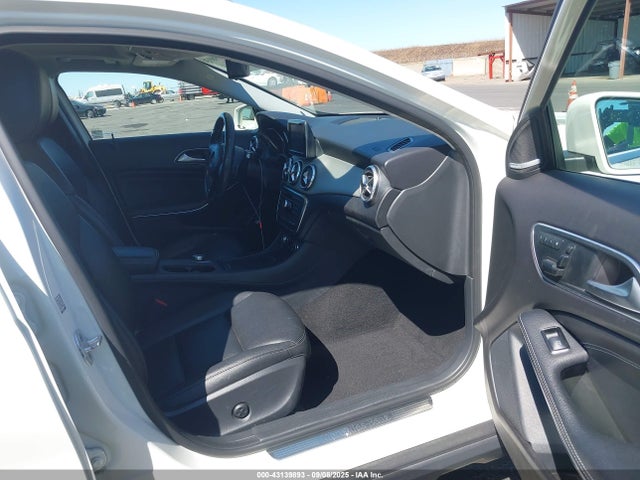 Mercedes-Benz 2015 2015 WDCTG4GB0FJ178656 Image 5