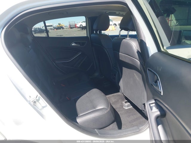 Mercedes-Benz 2015 2015 WDCTG4GB0FJ178656 Image 8