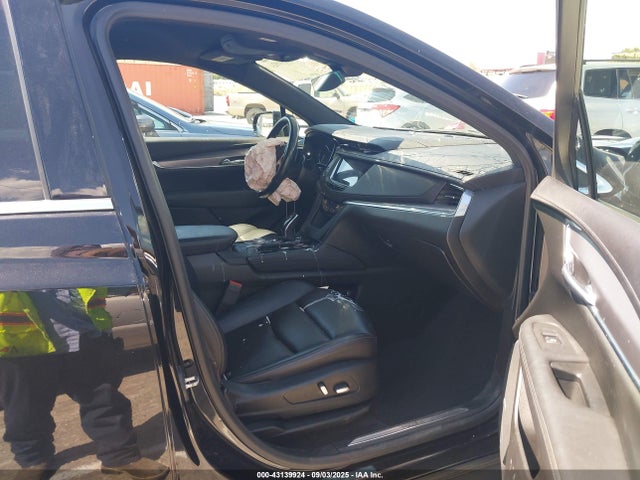1GYKNAR48MZ124650 Cadillac lsy