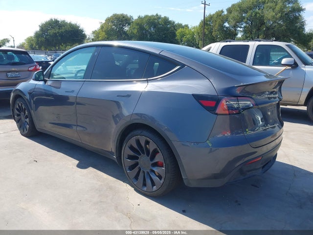 2022 TESLA MODEL Y 7SAYGDEF6NF322558 Photo 2
