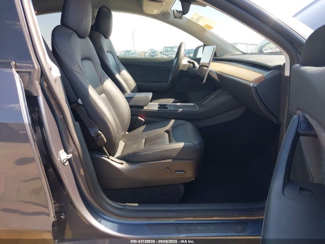 2022 TESLA MODEL Y 7SAYGDEF6NF322558 Photo 4