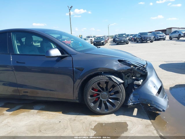 2022 TESLA MODEL Y 7SAYGDEF6NF322558 Photo 5