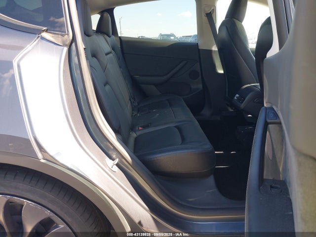 2022 TESLA MODEL Y 7SAYGDEF6NF322558 Photo 7