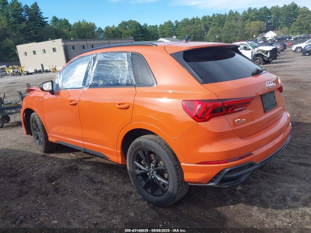 2021 AUDI Q3 WA1DECF37M1131247 Photo 2