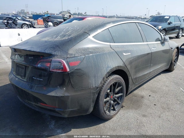 2019 TESLA MODEL 3 5YJ3E1EB6KF384840 Photo 3