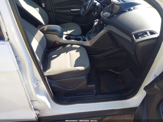 1FMCU9GX8EUE05429 Ford Escape