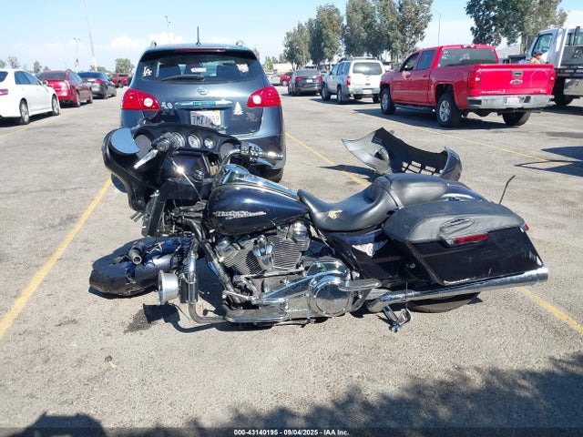 Harley-Davidson Street Glide 2019 1HD1KBC35KB613656 Image 14