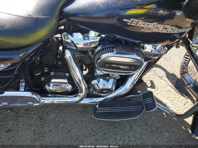 Harley-Davidson Street Glide 2019 1HD1KBC35KB613656 Image 8