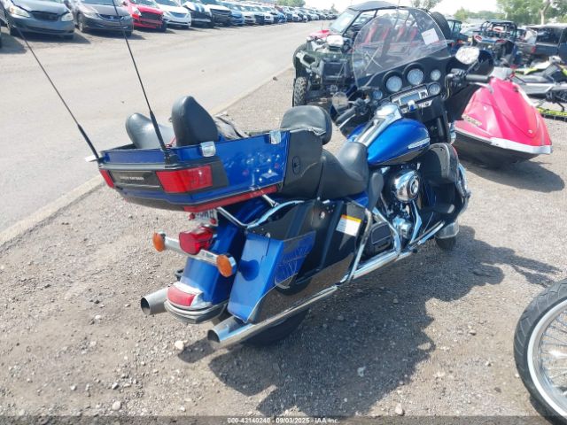 2010 HARLEY-DAVIDSON FLHTK 1HD1KEM18AB648768 Photo 3