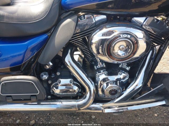 2010 HARLEY-DAVIDSON FLHTK 1HD1KEM18AB648768 Photo 7