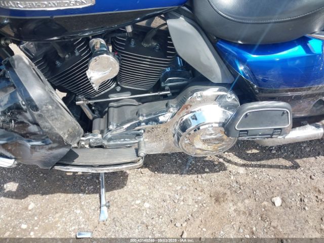 2010 HARLEY-DAVIDSON FLHTK 1HD1KEM18AB648768 Photo 8