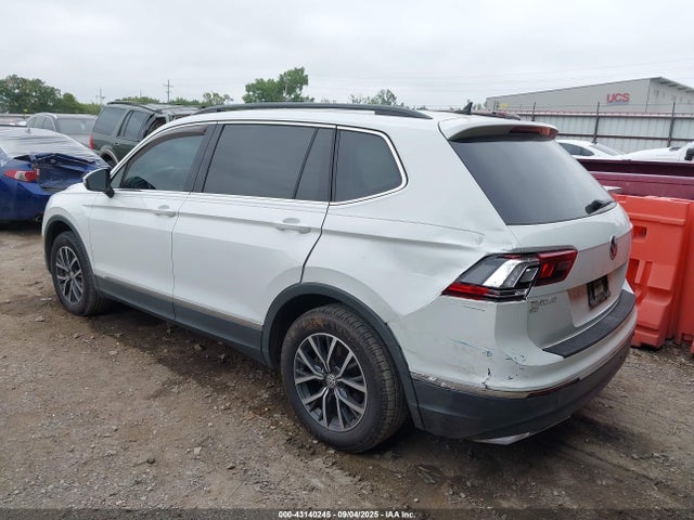 2020 VOLKSWAGEN TIGUAN 3VV2B7AX2LM025105 Photo 2