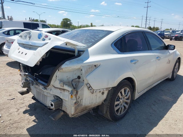 1N4AL3AP0FN326567 Nissan 2015