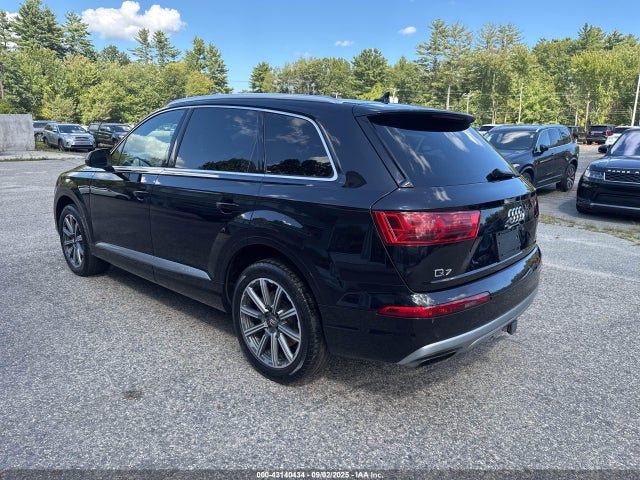 2017 AUDI Q7 WA1LAAF70HD025967 Photo 2