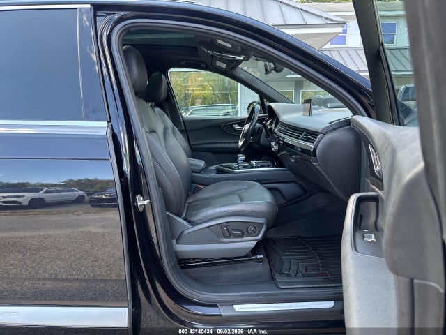 2017 AUDI Q7 WA1LAAF70HD025967 Photo 4