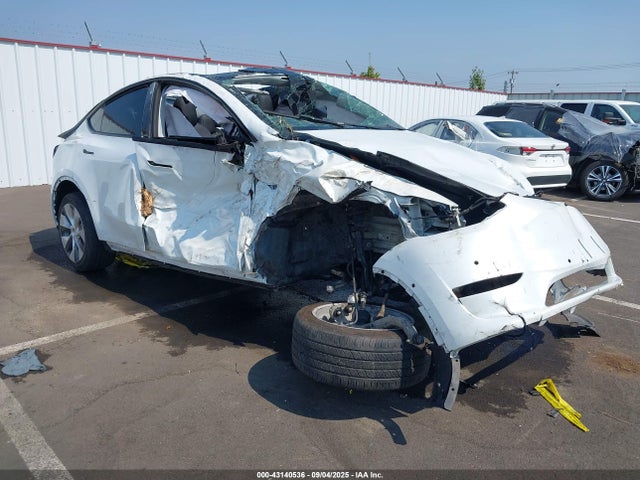 2022 TESLA MODEL Y 7SAYGDEE8NF459833 Photo 0