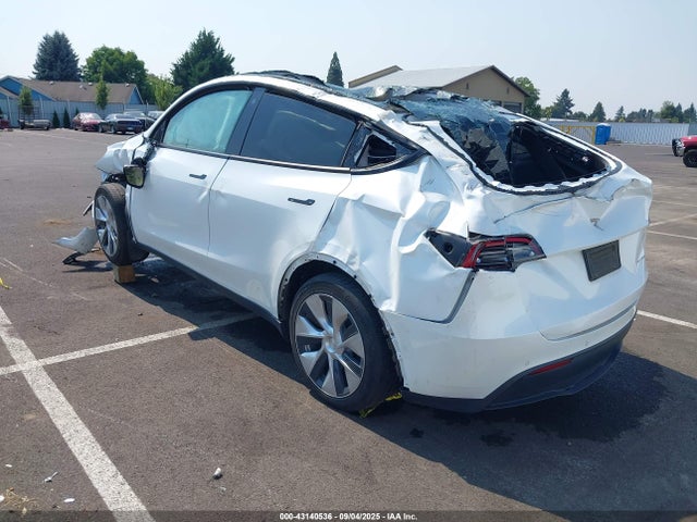 2022 TESLA MODEL Y 7SAYGDEE8NF459833 Photo 2